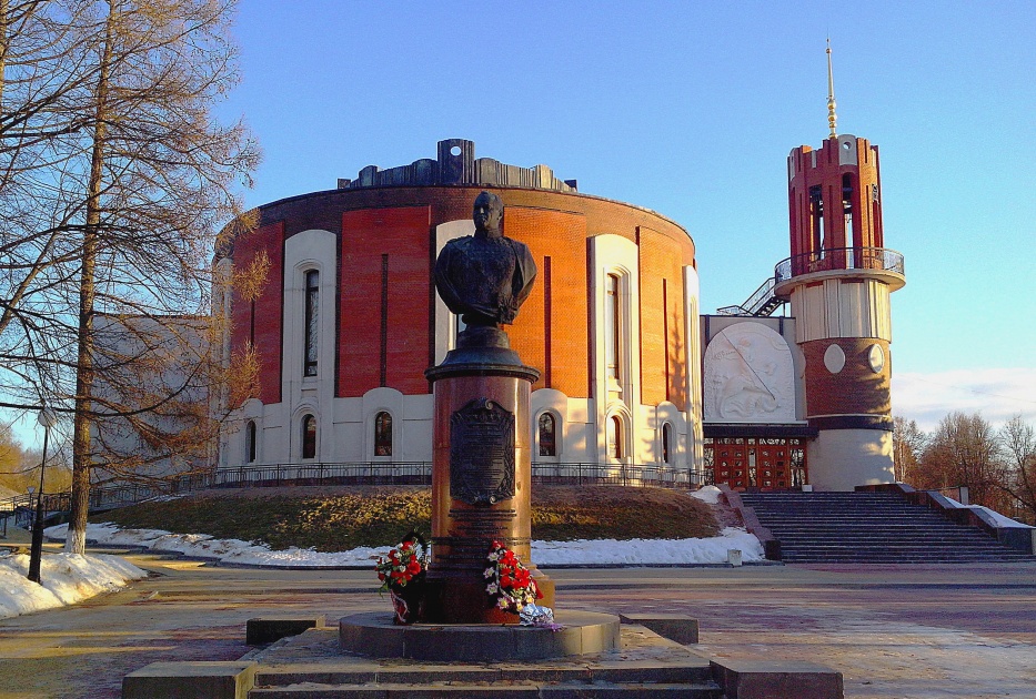 Фото жуково. Город Жуков музей Жукова. Музей г к Жукова в Калужской области. Жуков музей Калужская область. Музей Жукова Обнинск.