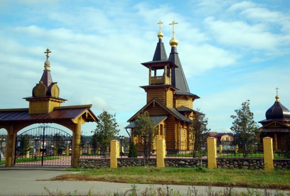 Бушарино одинцовский. Бушарино храм. Храм в Бушарино Одинцовский район. Бушарино Церковь Архангела. Церковь Архангела Михаила в Бушарино.