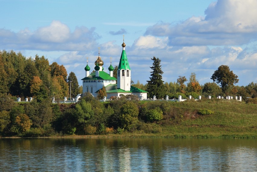 Московская область ярославская область. Введенская Церковь Ярославская область. Введенская Церковь с Введенское Ярославская область. Церковь вединье Некрасовский район Ярославская область. Волга Ярославская область Некрасовский район-.