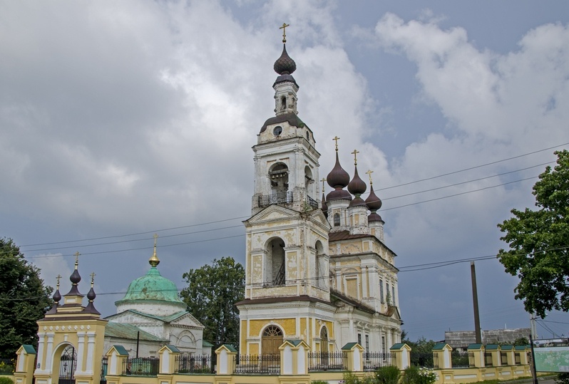 Троицкая и Введенская церкви в Плесе