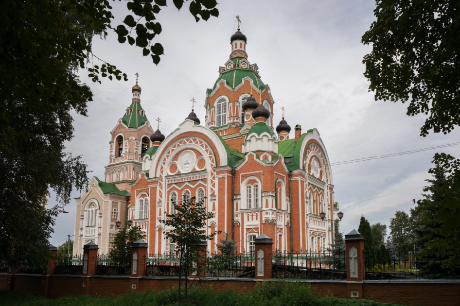 Храм михаила архангела клиники. Торопец храм Архангела Михаила. Торопец храм Михаила Архангела Михаила. Козловка Церковь Михаила Архангела. Церковь Михаила Архангела Саранск.