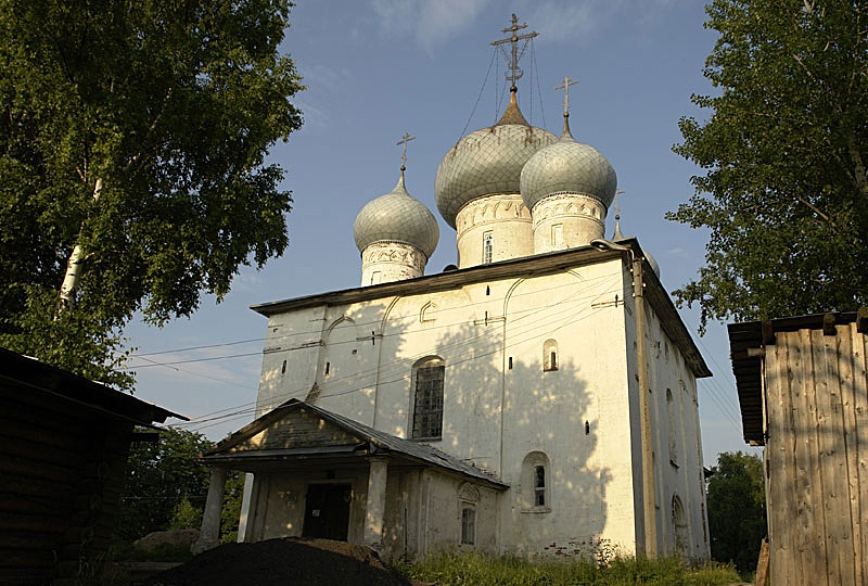 Белозерск древнее здание