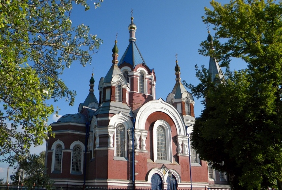 Г белгородской обл. Храм Святого благоверного князя Александра Невского Алексеевка. Храм Александра Невского Алексеевка Белгородской области. Церковь Александра Невского г. Алексеевка Белгородская обл.. Александро Невская Церковь Белгород.