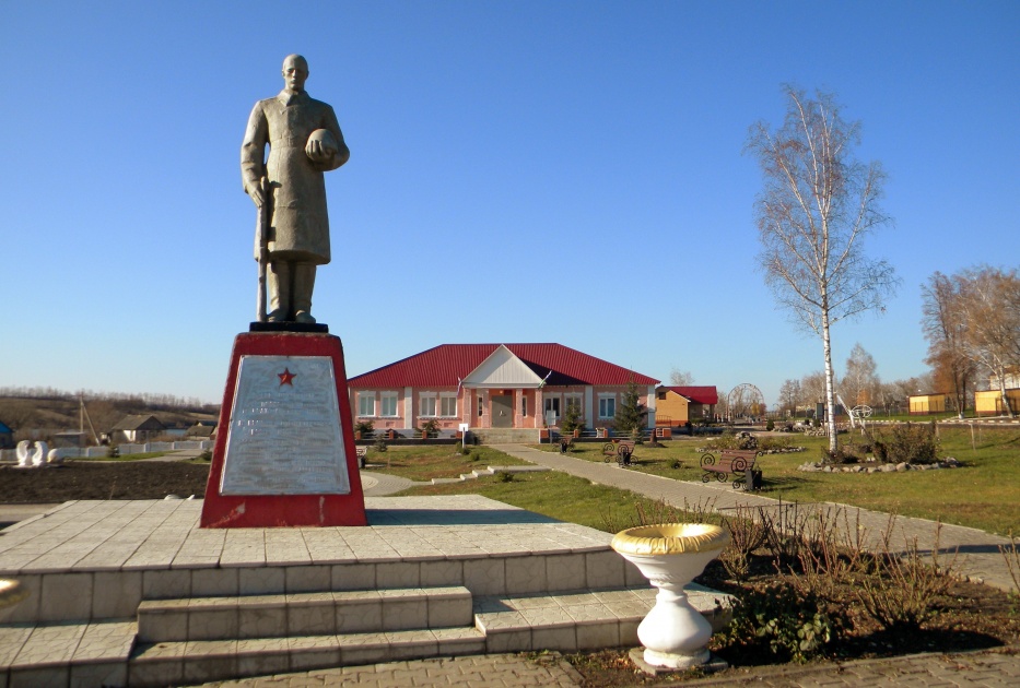 Жуково томская область. Жуково Белгородская область Алексеевский район. Село Жуково Алексеевского района. Памятник Жукову Белгород. Музей Жуково Алексеевский район.